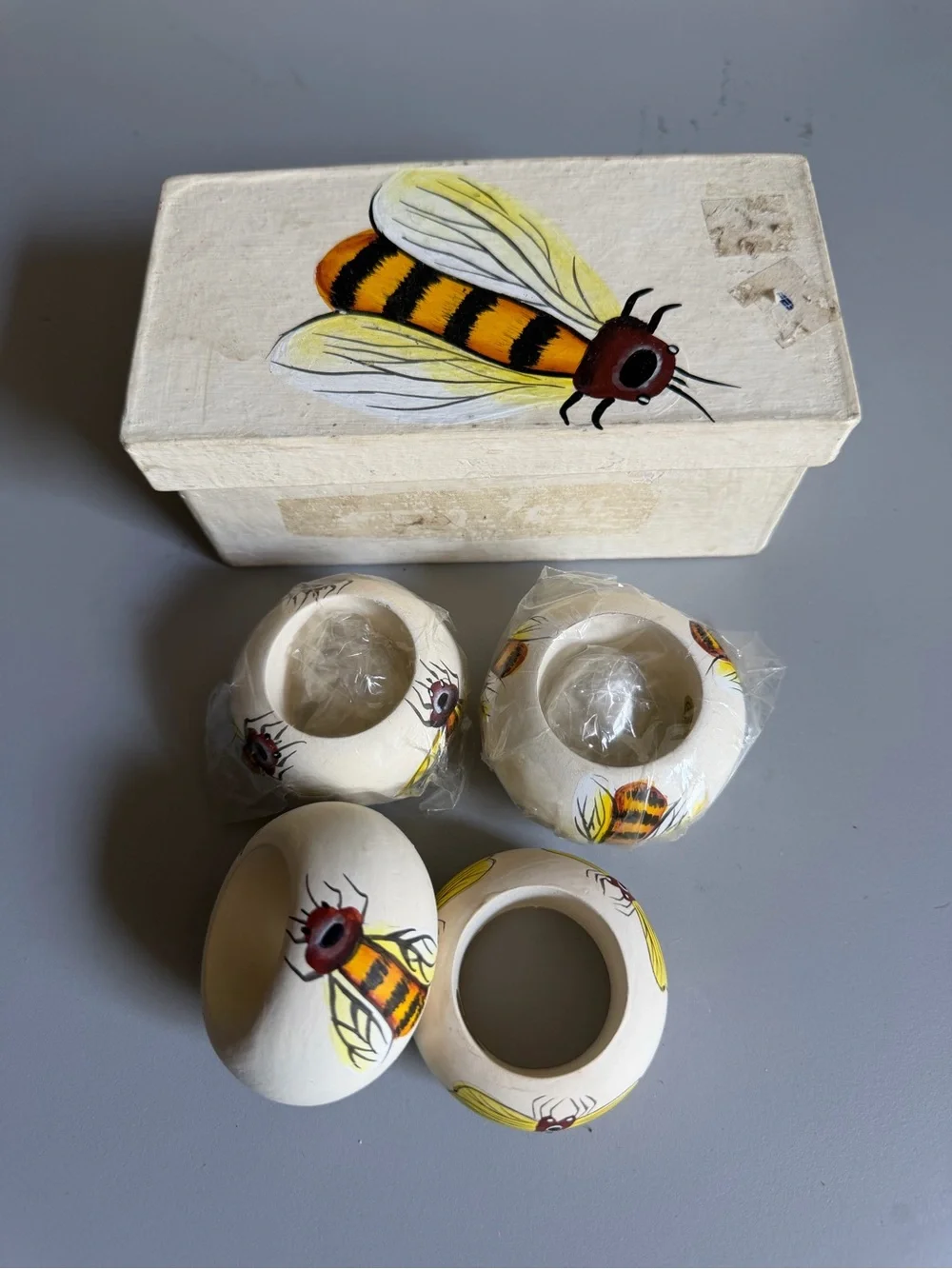 Vintage Hand Painted Bee Wood Napkin Rings Set of 4 w/ Box